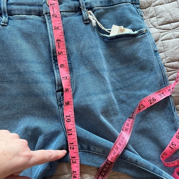 Good American Good Straight Split Back Pockets Jeans - Picture 13 of 16